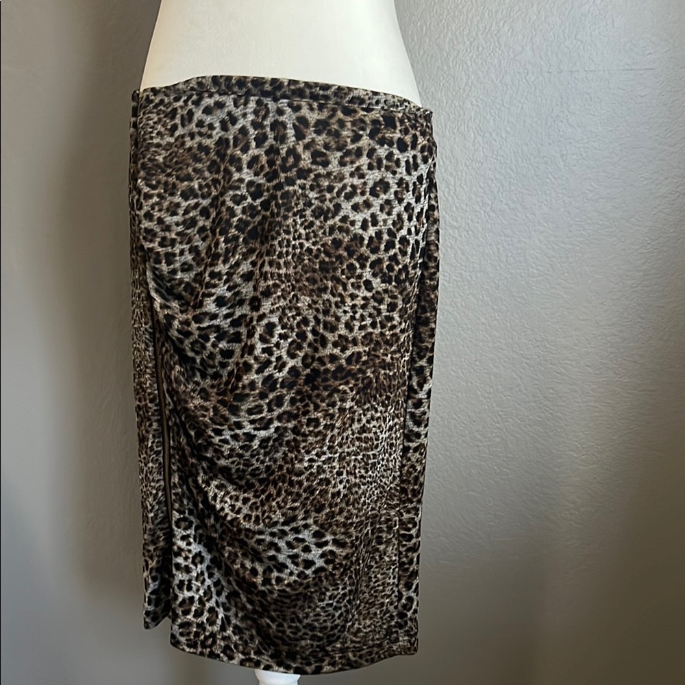 Leopard Print Midi Skirt with side zipper